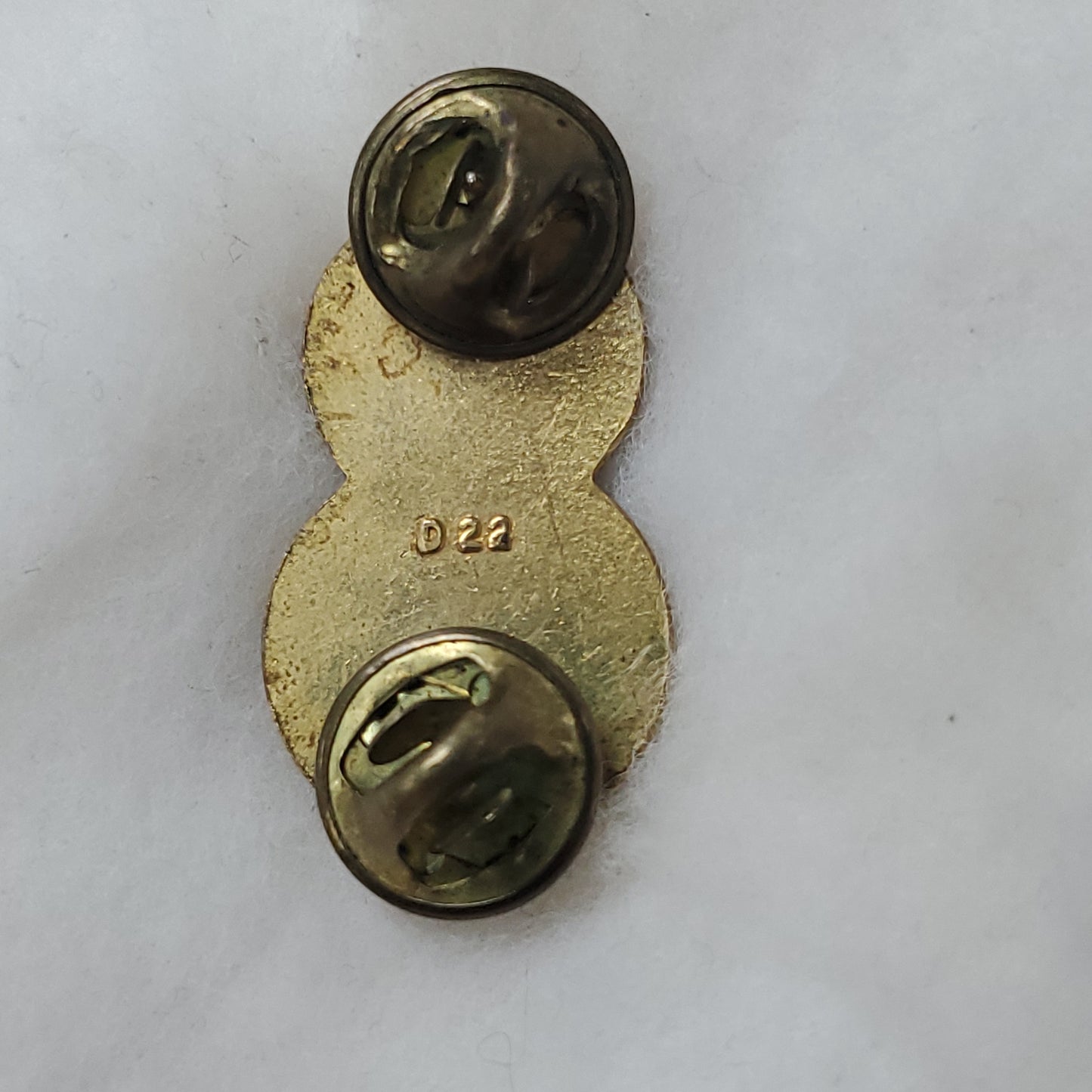 8th Infantry Division Pin (Y6)