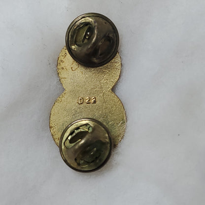 8th Infantry Division Pin (Y6)