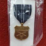 Vintage US Coast Guard Expert Rifleman Medal Military(da21)
