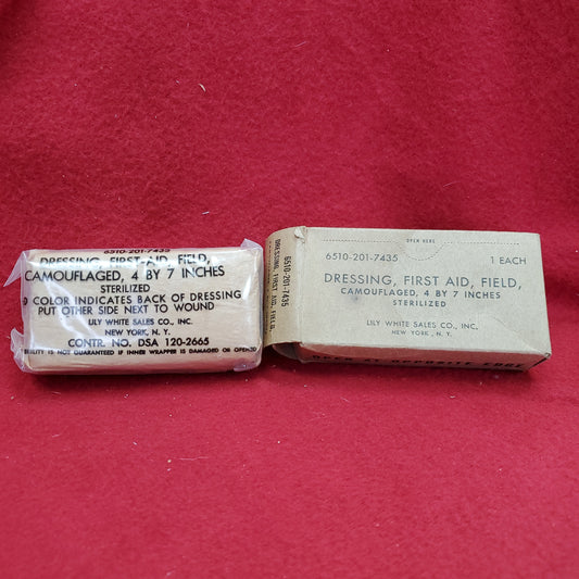 Vintage First Aid Field Dressing Camouflage 4"x7" Lily White  (25s)