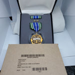 VINTAGE US Army M-10/08 Achievement Decoration Medal Ribbon Lapel Pin Box Set (wkrp9)