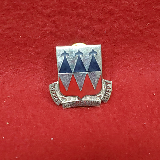 VINTAGE US 1138th (OBS) Engineer Battalion "ALERT AGGRESSIVE ADEPT" Pin Crest DUI Unit (01o45)