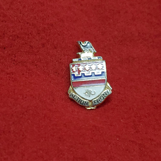 VINTAGE US 146th Field Artillery Regiment "ACTION FRONT" Pin Crest DUI Unit (01o48)