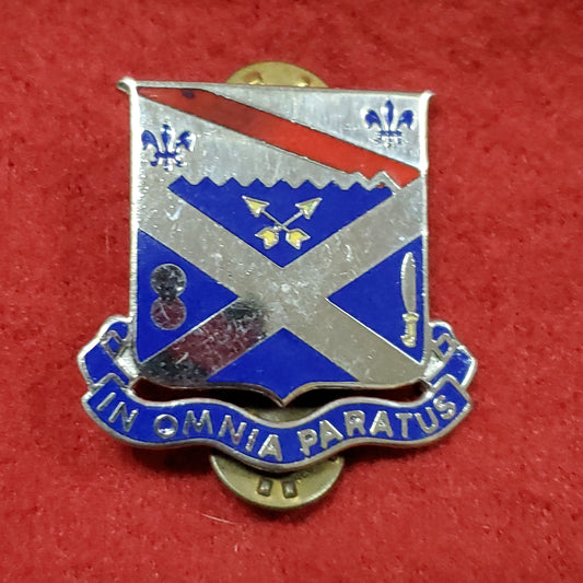 VINTAGE US 18th Infantry Regiment "IN OMNIA PARATUS" Pin Crest DUI Unit (01o87)