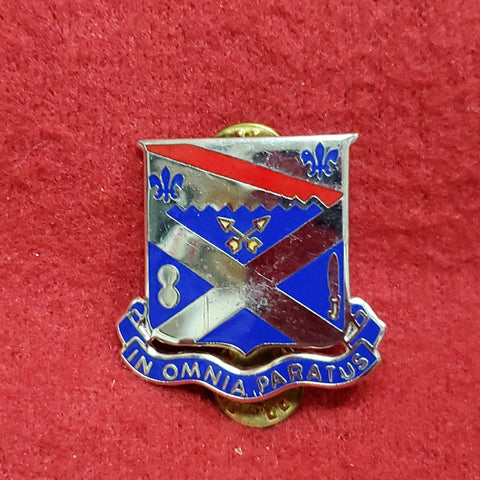 VINTAGE US 18th Infantry Regiment "IN OMNIA PARATUS" Pin Crest DUI Unit (01o88)