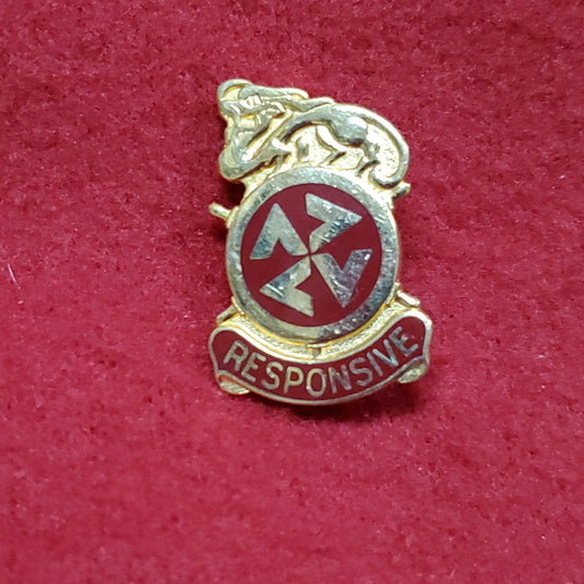 VINTAGE US 507th Support Group "RESPONSIVE" Pin Crest DUI Unit (01o113)