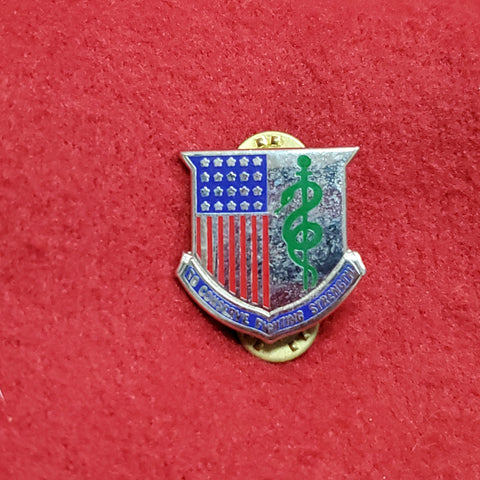 VINTAGE US Medical Department Corps "TO CONSERVE FIGHTING STRENGTH" Pin Crest DUI Unit (01o115)