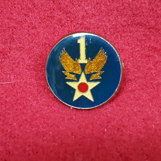 VINTAGE US Air Force 1st Division Pin Crest DUI Unit (01o135)