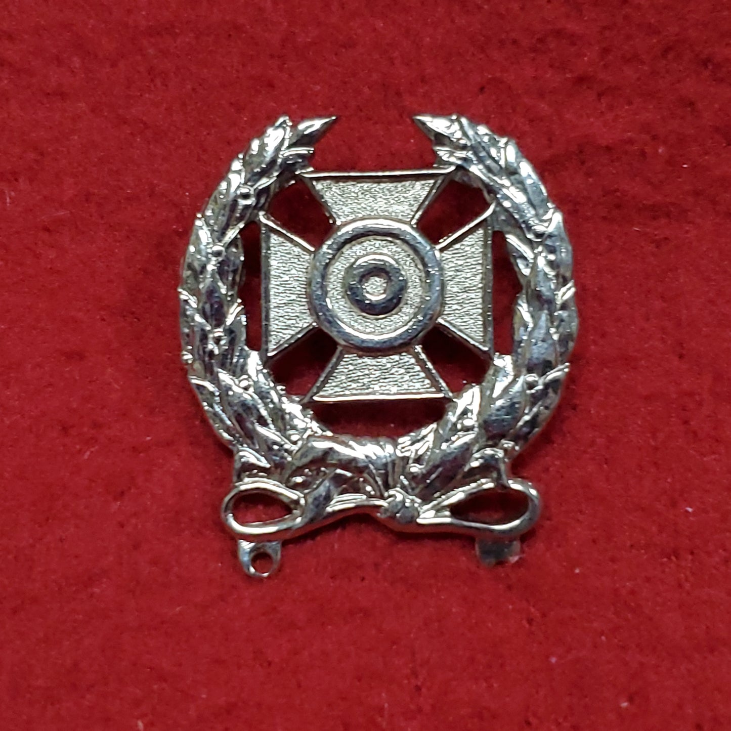 VINTAGE US Army EXPERT Marksman Qualification Badge  Pin Crest DUI Unit (01o130)