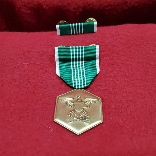 VINTAGE US Army FOR MILITARY MERIT Medal Ribbon Lapel Pin Crest DUI (01o143)