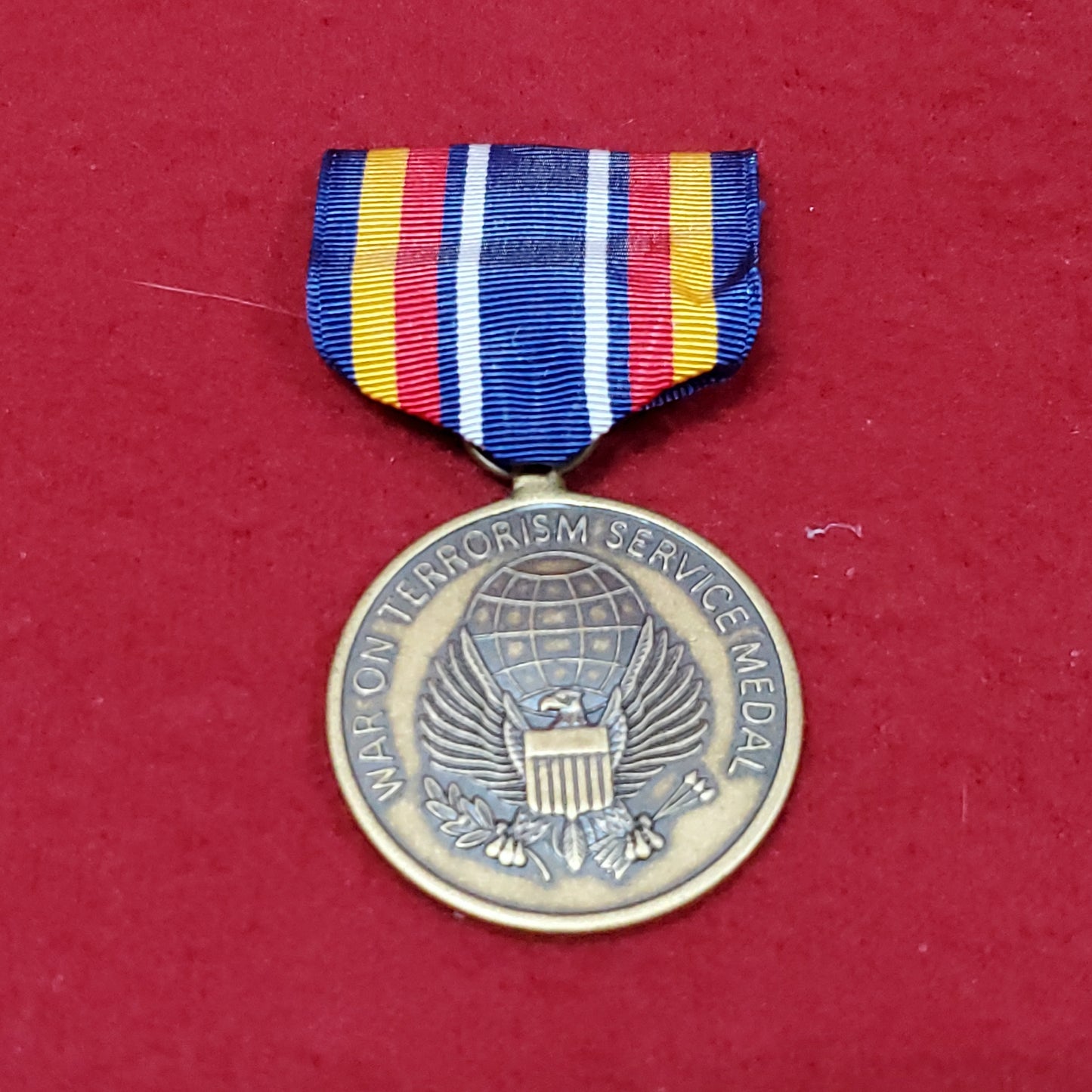 VINTAGE US Army WAR ON TERRORISM SERVICE MEDAL Lapel Bar Pin Crest DUI (02o9)