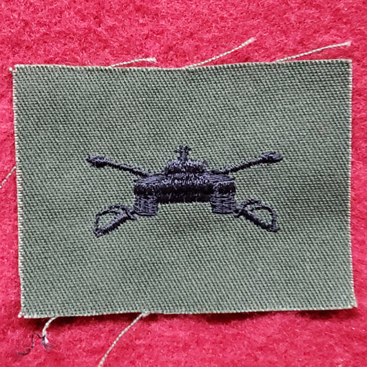 VINTAGE US Army ARMOR BRANCH OFFICER INSIGNIA Sew On Vietnam OD Olive Drab Era BDU Woodland (03o3)