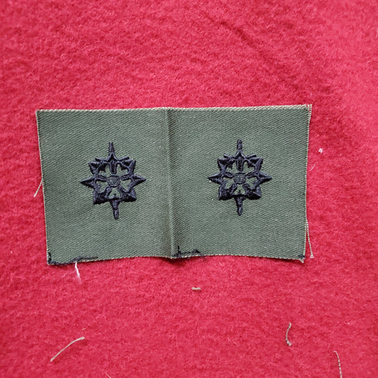 VINTAGE PAIR US Army INTELLIGENCE Collar Sew On Vietnam OD Olive Drab Era BDU Woodland (03o40)