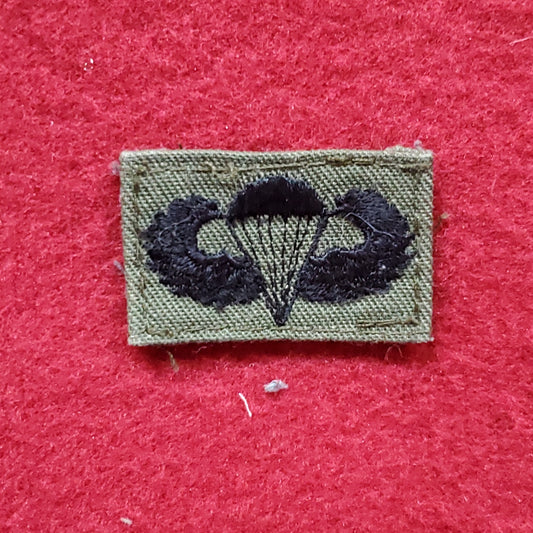 US Army BASIC PARACHUTIST JUMP WINGS BADGE Sew On OD Olive Drab (bu05-jmp1)