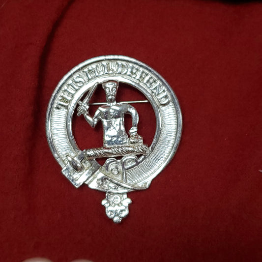 VINTAGE Agnew Scottish Clan MACFARLANE "THIS I'LL DEFEND" Silver Pin (04o30)
