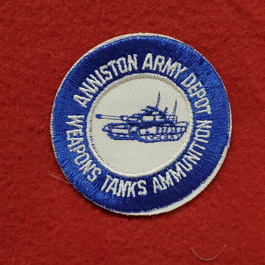 VINTAGE US Army ANNISTON ARMY DEPOT WEAPONS TANKS AMMUNITION Patch Sew On Color (04o29)