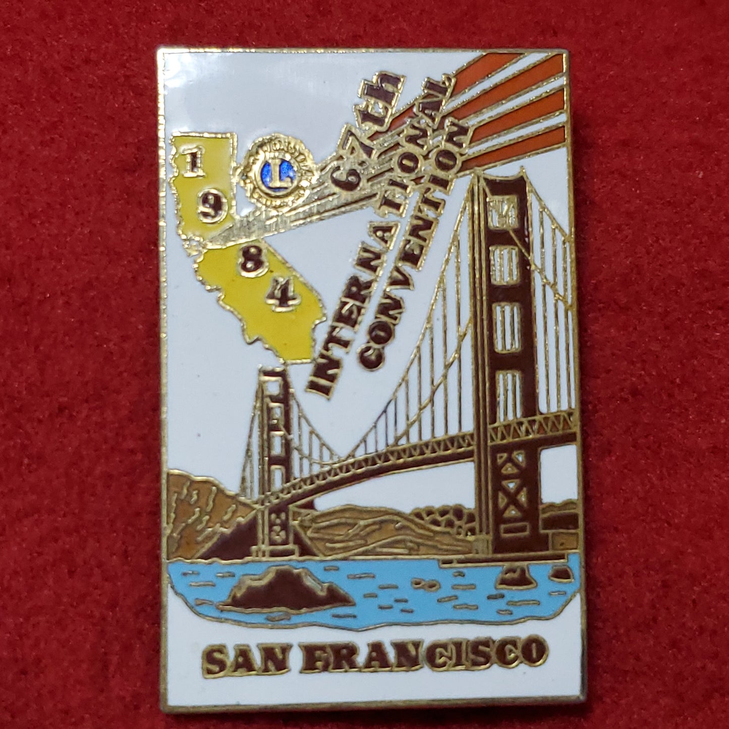 VINTAGE Lions Club SAN FRANCISCO 1984 67th International Convention Pin (06o44)