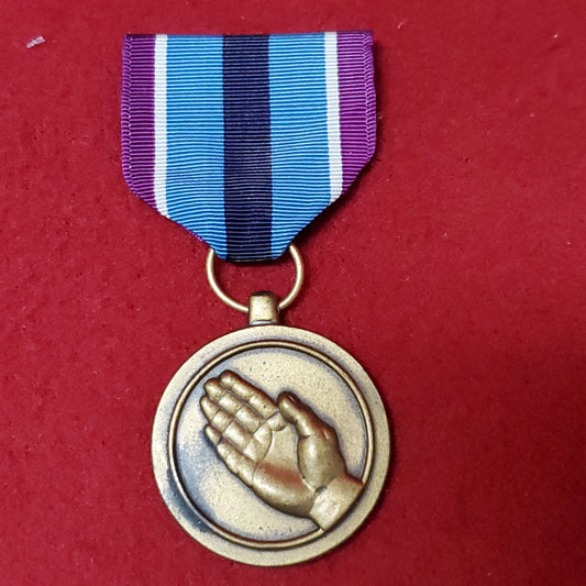 VINTAGE LI GI US Armed Forces HUMANITARIAN SERVICE Full Size Medal Heroic Meritorious (06o75)