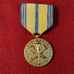 Vintage US Armed Forces Reserve Medal Army  (06o127)