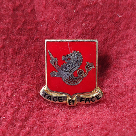 VINTAGE US Army 25th FIELD ARTILLERY Unit Crest Pin (11o20)