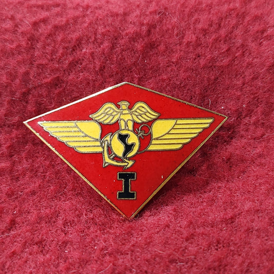 VINTAGE US Marine Corps 1st MARINE AIRCRAFT WING
Unit Crest Pin (11o68)