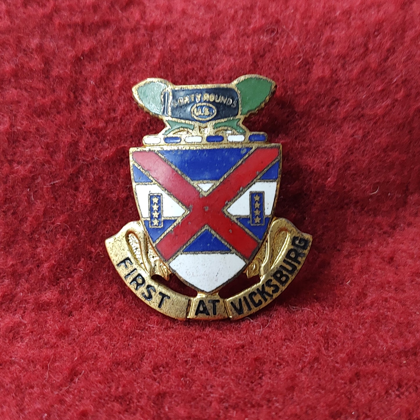 VINTAGE US Army 13th INFANTRY
Unit Crest Pin (11o71)