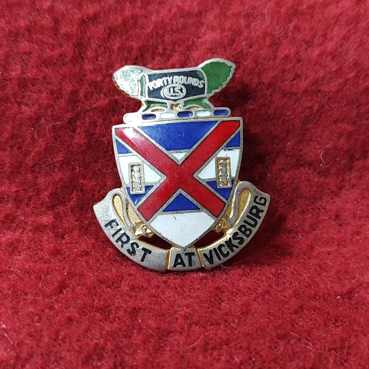 VINTAGE US Army 13th INFANTRY
Unit Crest Pin (11o73)