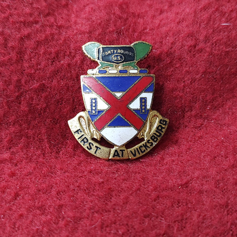 VINTAGE US Army 13th INFANTRY
Unit Crest Pin (11o74)