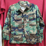 US Army MEDIUM SHORT Uniform Top BDU WOODLAND Pattern Good Condition (14o25)
