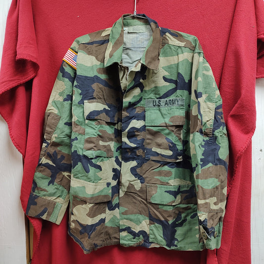US Army MEDIUM SHORT Uniform Top BDU WOODLAND Pattern Good Condition (14o db4-32)