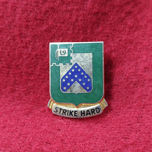 VINTAGE Army 16th CAVALRY REGIMENT
Unit Crest Pin (11o104)