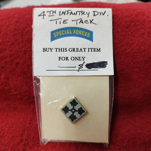 VINTAGE US Army 4th INFANTRY
Unit Crest Pin (11o140)