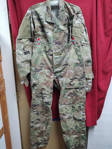 SET of US Army MEDIUM REGULAR Uniform Top Pants OCP Pattern (23o9)