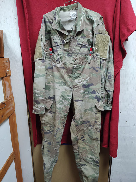 SET of US Army MEDIUM REGULAR Uniform Top Pants OCP Pattern (23o db15-15)