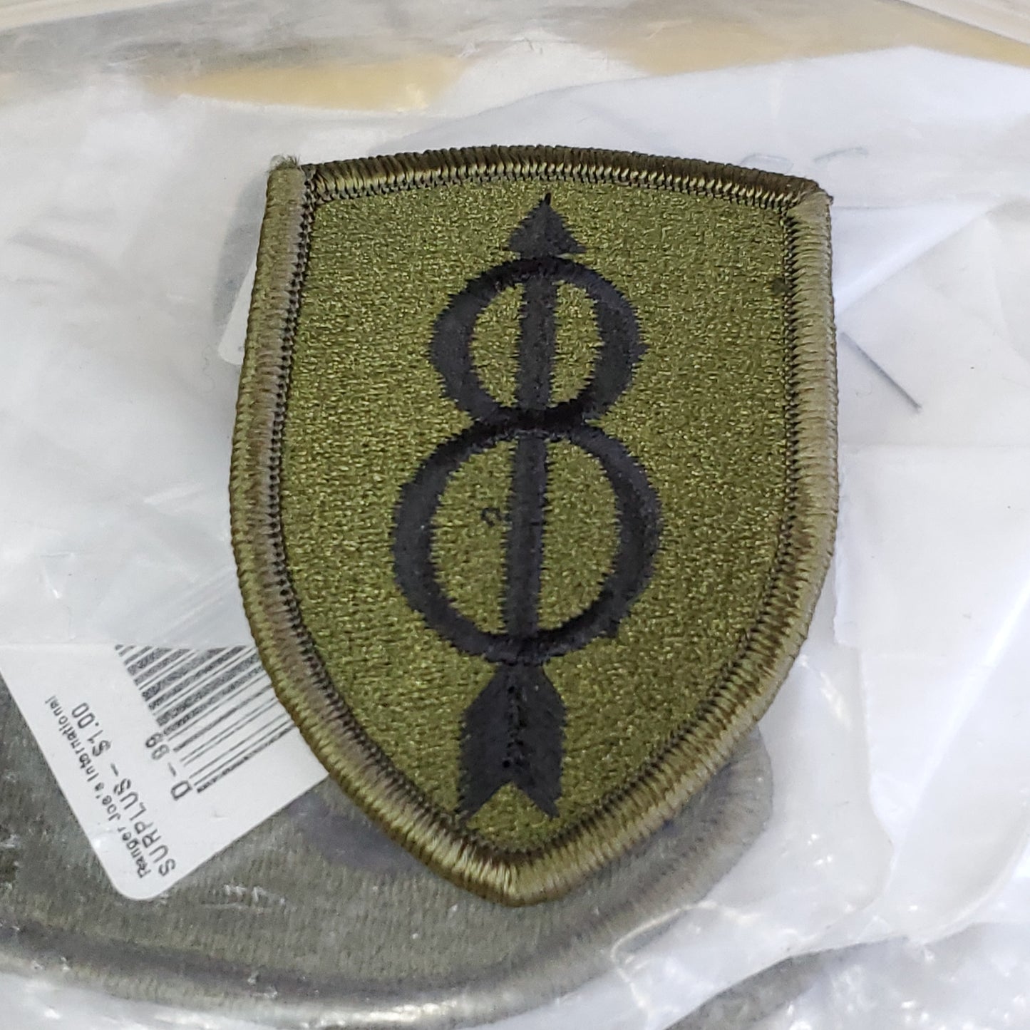 VINTAGE US Army 8TH INFANTRY DIVISION Patch Sew On Subdued OD Black (1odp1)
