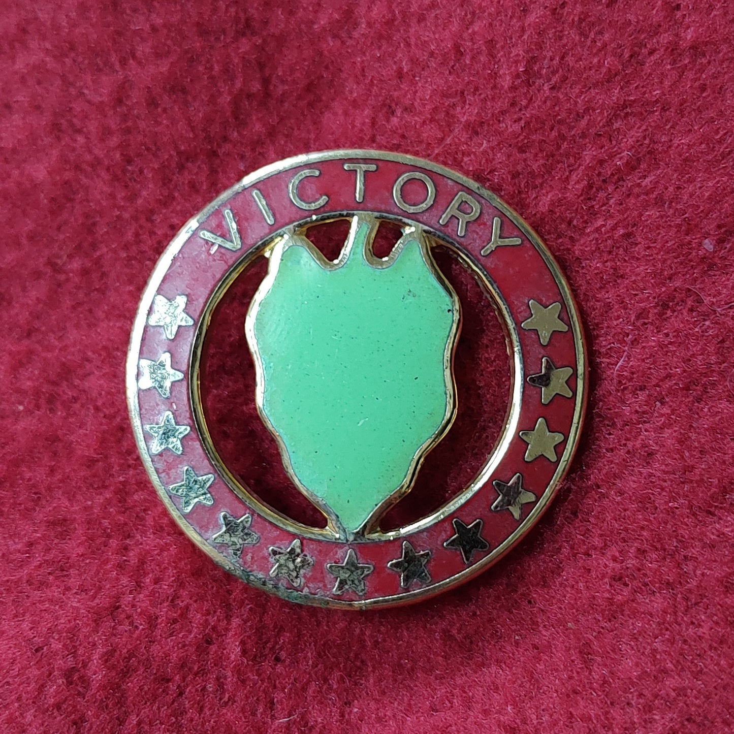 VINTAGE US Army 24th Infantry
Unit Crest Pin (02CR2)