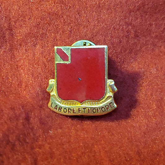 VINTAGE US Army 22ND FIELD ARTILLERY REGIMENT
Unit Crest Pin (03CR4)
