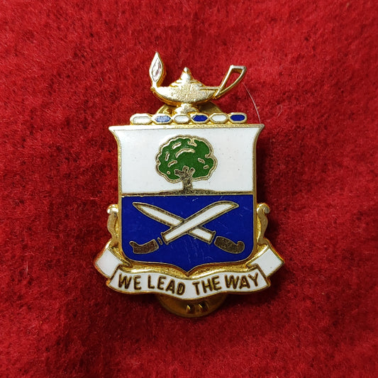 VINTAGE US Army 29th INFANTRY
Unit Crest Pin (02CR12)