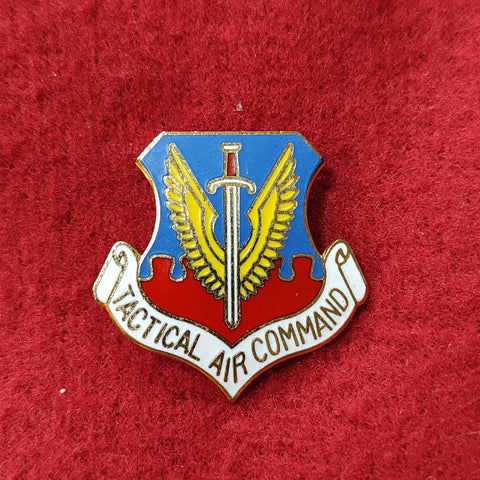 VINTAGE US Army TACTICAL AIR COMMAND Unit Crest Pin (02CR21)