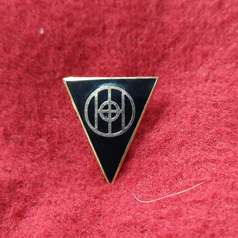 VINTAGE US Army 83rd INFANTRY Unit Crest Pin (02CR29)