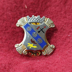 VINTAGE US Army 8th INFANTRY Unit Crest Pin (02CR41)