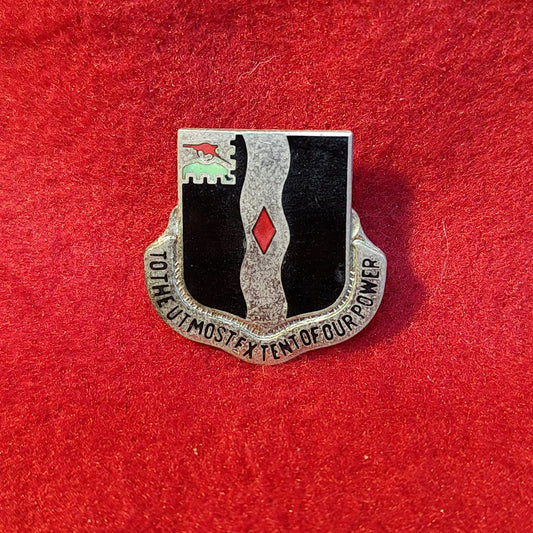 VINTAGE US Army 60th INFANTRY Unit Crest Pin (02CR79)