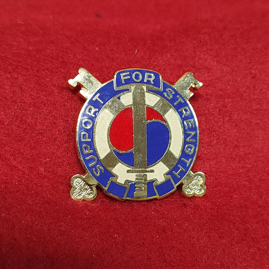 VINTAGE US Army 142nd SUPPORT BATTALION Unit Crest Pin (03CR59)