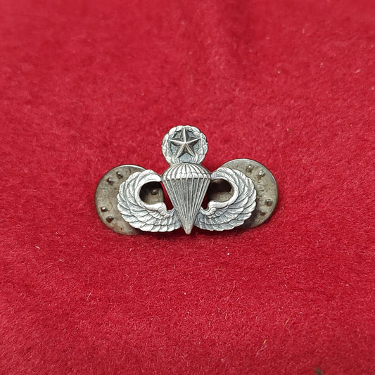Vintage US Army AIRBORNE MASTER JUMER WINGS Pin Mini (14CR3)