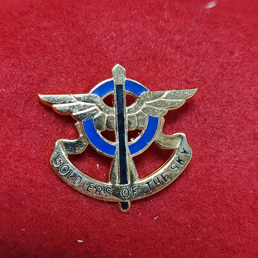 VINTAGE US Army 10th AVIATION Unit Crest Pin (14CR28)