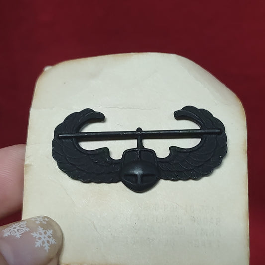VINTAGE US Army AIR ASSAULT Subdued Badge Pin (14CR32)