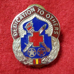 VINTAGE US Army FORT BENNING MEDICAL Pin-On Badge Rank Unit Crest (16CR44)