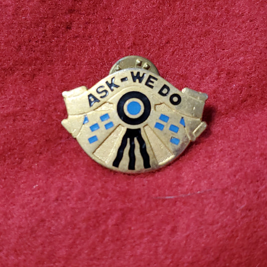 VINTAGE US Armed Forces 553RD SUPPORT BATTALION Pin-On Badge Rank Unit Crest (16CR47)