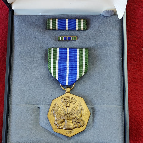 US Military Achievement Medal Lapel Pin Ribbon Box Set Army (17CR3)