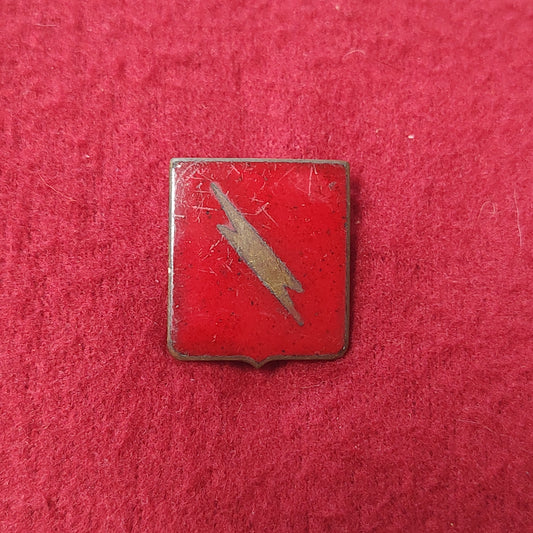 VINTAGE US Army 73rd FIELD ARTILLERY Badge Pin (19CR5)